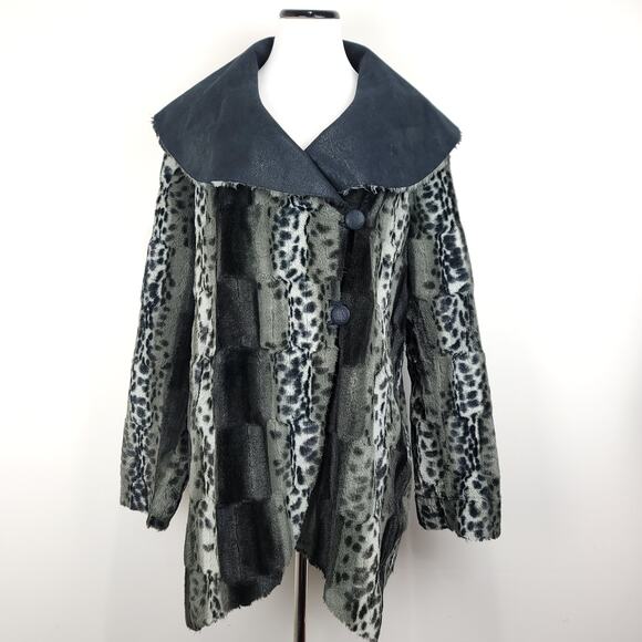 CHI by Falchi Faux Suede Faux Fur Reversible Leopard Print Coat, Size Large - Picture 14 of 16